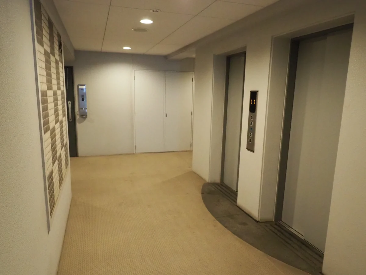02_elevator_hall